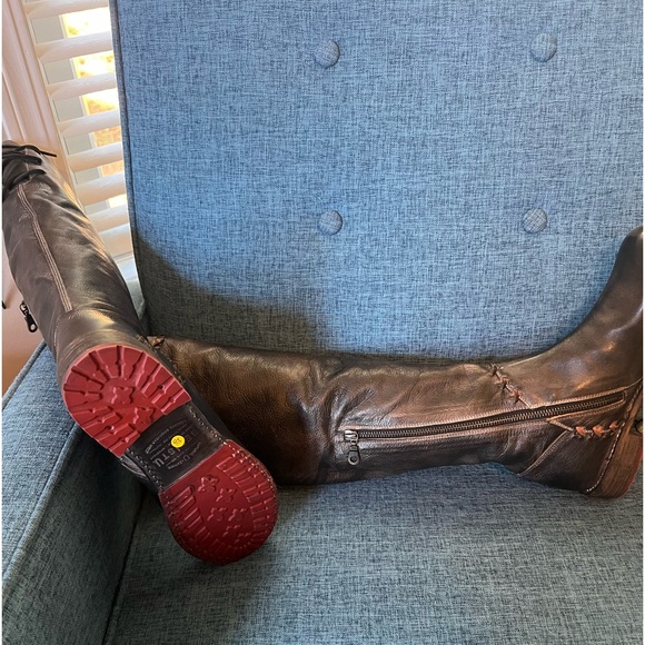 Bedstu Women’s Tall Leather Boots with Laces in Back.  Size 8.  Never worn. - Picture 2 of 9